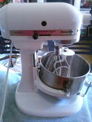 What kitchenaid mixer did julia child use on her pbs shows? KitchenAid K5SS Heavy Duty Series 5-Quart Stand Mixer ...