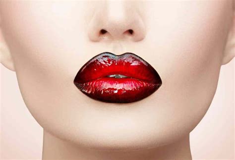 How To Wear Black Lip Liner With Red Lipstick