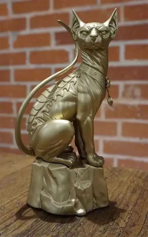 Saga 1 Lying Cat Golden Color Statue Limited Edition Exclusive