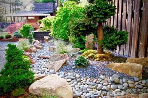 A typical zen garden has a shallow box or enclosure containing sand or gravel of varying sizes and shapes. 35 Incredible Small Backyard Zen Garden Ideas For Relax Spaces | Zen garden design, Backyard ...