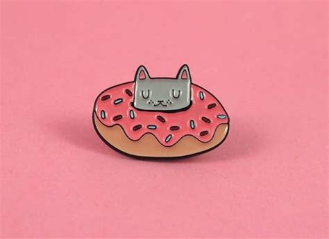 29 Cat Pins That Are Simply Purrrfect Dashund Cat Cafe Cool Pins Cat