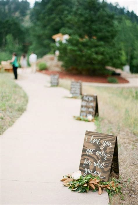 20 Gorgeous Walkway Ideas Leading Guests To Your Wedding Event 2563235