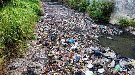 >> suara sinar > pojok > sungai bukan tempat pembuangan sampah. Kantong Plastik Berbayar Digratiskan Mulai 1 Oktober 2016 ...