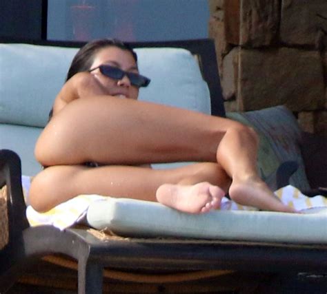 Kourtney Kardashians Feet Free Download Nude Photo Gallery