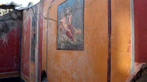 Pompeii Narcissus Fresco Uncovered By Archaeologists BBC News