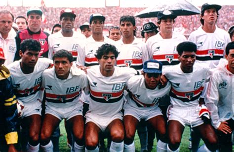 Run by the fpf , the league is contested between 16 clubs and typically lasts from january to april. Grandes ídolos do SPFC, por Carlos Port: Cafu | Opinião ...