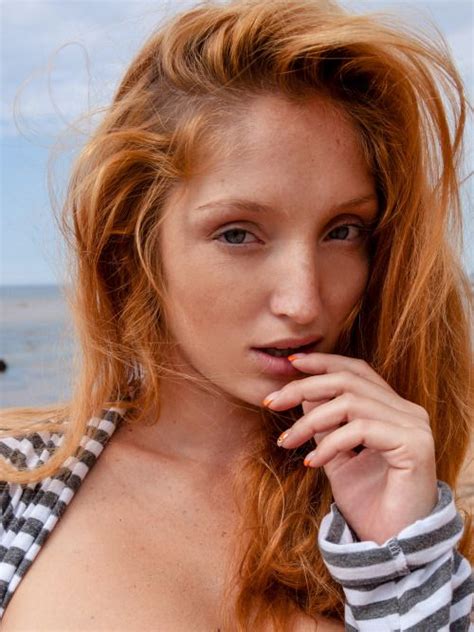 Pin By The Melancholy Tardigrade On Ruivos Fire Hair Beautiful Redhead Redheads Freckles
