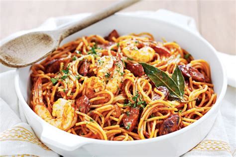 And so that's why i came up with this simple recipe for chicken and chorizo pasta. Chorizo and prawn fideos