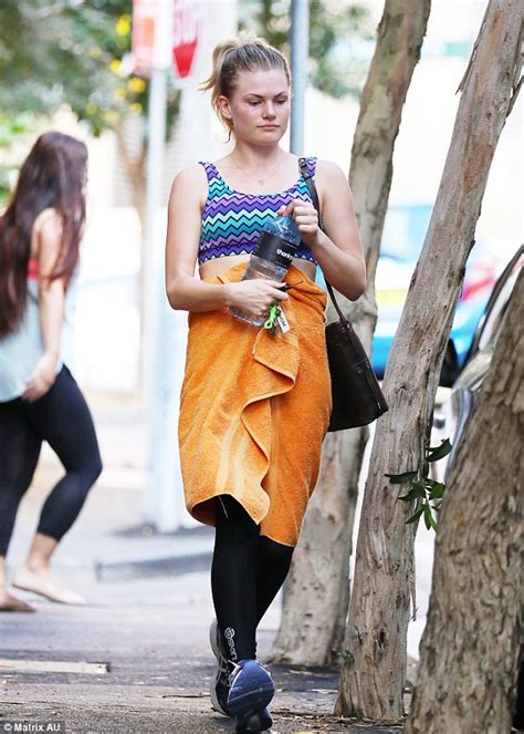 Home And Aways Bonnie Sveen Shows Off Her Toned Midriff Following Yoga