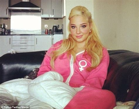 Tulisa Really Is A Chav In A Tracksuit As She Goes To Tesco For Late