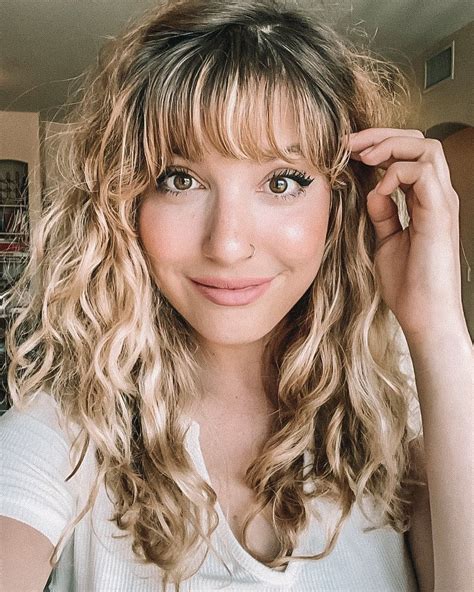 Curled Hairstyle With Side Swept Bangs Curly Hair With Bangs
