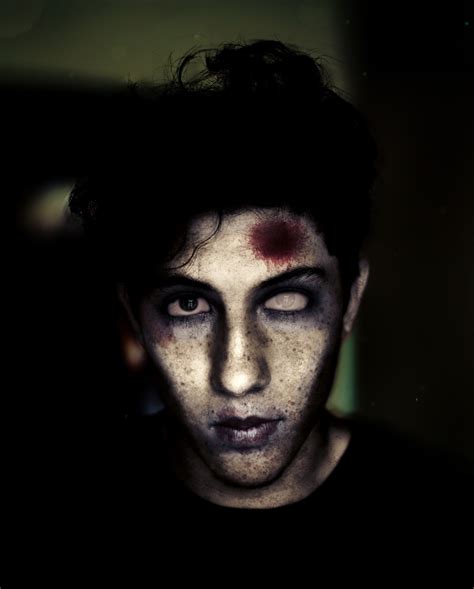 Video Halloween Portrait Qui Se Change En Zombi - How to Make a Terrifying Zombie Portrait in Photoshop