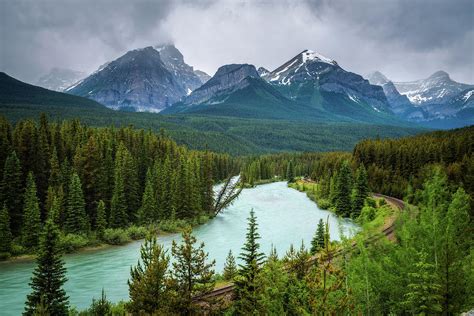 Morants Curve In Bow Valley Banff National Park Canada Photograph By