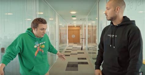 Mis au défi par emmanuel macron, mcfly et carlito publient leur chanson sur les gestes barrières crédit : McFly et Carlito : à peine de retour sur Youtube, ils ...