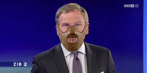 Die koalition koordinieren nehm ich an. Brutaler Interview-Stil: Armin Wolf moderiert ab sofort mit Hannibal-Lecter-Maske