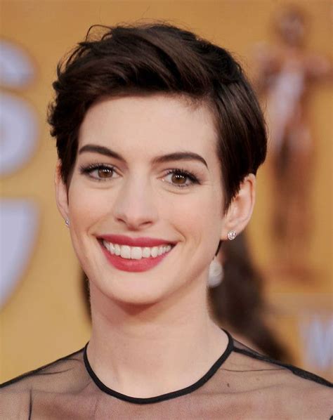 Cheveux : ces stars qui passent au court | Actrice cheveux ...