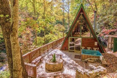 Check Out This Great Place To Stay In Gatlinburg Smokey Mountain Cabins