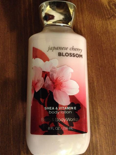 Bath And Body Japanese Cherry Blossom Body Lotion 8 Oz New Have 2 Of These Bath And Body