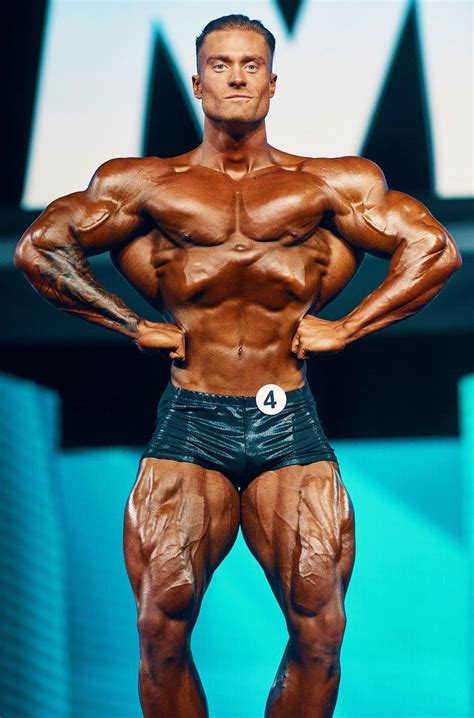 2018 - Chris Bumstead, Canada (2 February 1995), height 6-foot-1 (185
