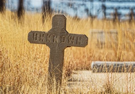 Dead In Unmarked Graves Identified By Combining Genetics With Genealogy