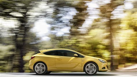 New Opel Astra Gtc Unveiled Official Details Gallery And Video
