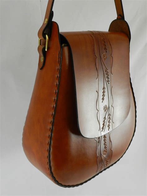 Album fotografici produzione e vendita. Handmade Latigo Leather Shoulder Bag Hand-dyed hand tooled ...