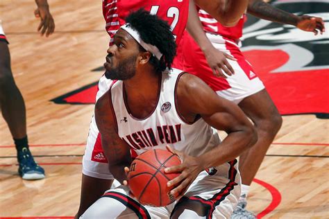 Apsu Mens Basketball Plays Eastern Illinois At The Dunn Center