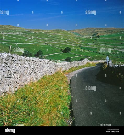 Dry Stone Wall Malham Yorkshire Dales National Park England Stock Photo