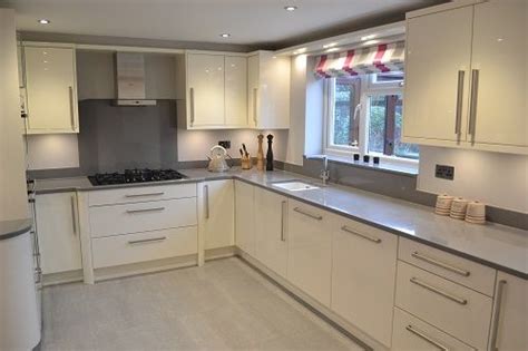 modern kitchen installed in Ipswich by debenvale. with ...