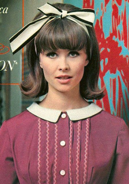 1960s Short Hairstyles In 2020 Retro Hairstyles