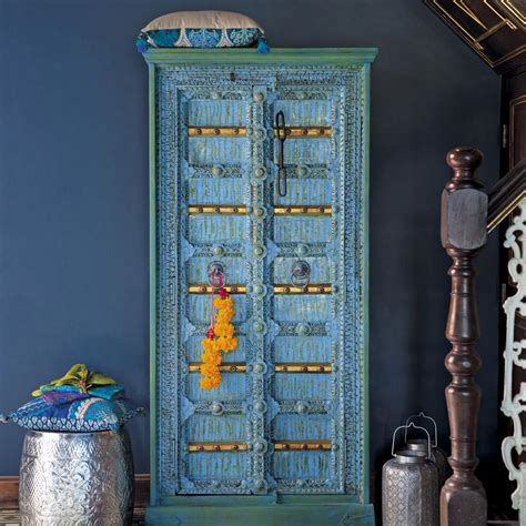 Der gartenschrank aus kunststoff wirkt optisch im garten häufig weniger natürlich als ein schöner holzschrank. Indischer Holzschrank MADRAS von Maisons du monde auf DECO.de