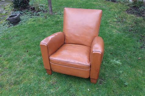 Leather Club Chair In Antique Leather Chairs