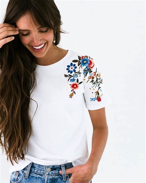 Pin By Tatiana Cesar On Blouses In 2021 Embroidered Clothes Sewing