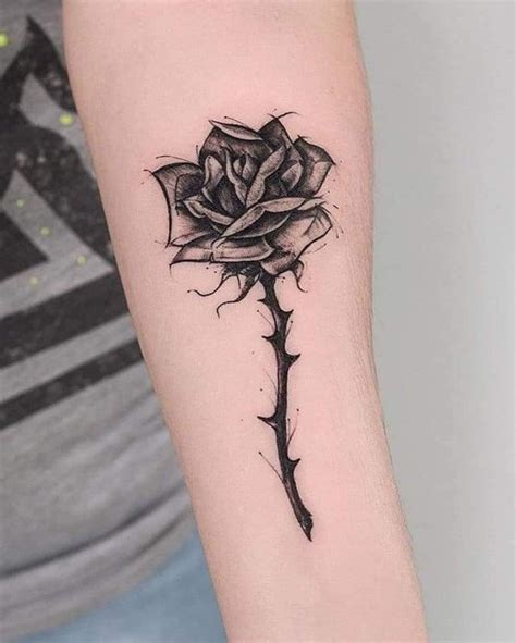 Los 5 Mejores Tatuajes De Flores Negras Rosas Pequeñas Para Mujer 🖤