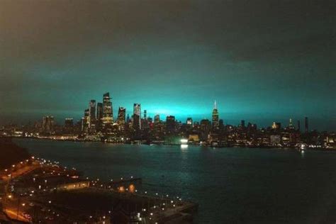 New York Awe Struck As Sky Over Queens Turns Blue Viral Feed Today