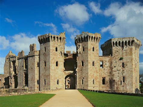 Raglan Castle Cadw Traveltrade