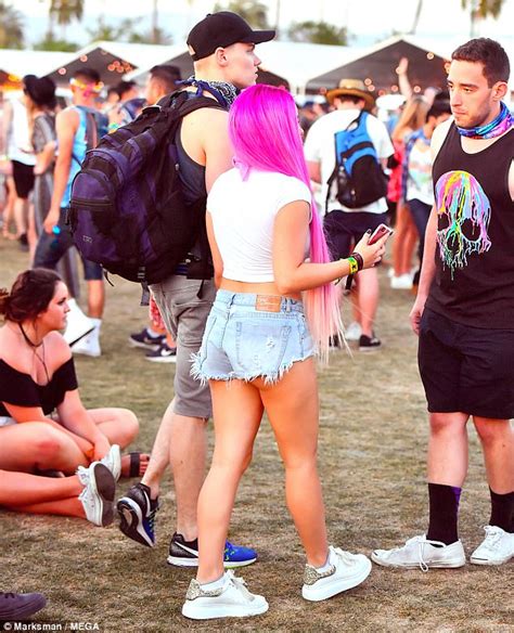 Ariel Winter Flashes Pert Bottom In Highcut Shorts At Coachella