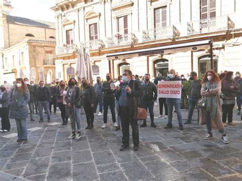 L'attuale zona rossa è in realtà un rosa pallido che diventa bianco laddove manca senso di responsabilità. Protestano i ristoratori della zona rossa di Caltanissetta, "Fateci riaprire in sicurezza ...