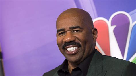 Steve Harvey Ditches Signature Mustache Look 1061 Kmel Dc