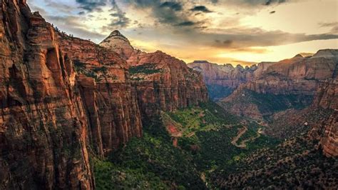 Zion National Parks Canyon Overlook Trail Hiking Trails Guide