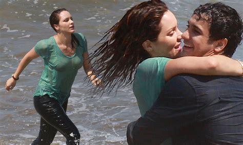 Katharine Mcphee And Elyes Gabel Kiss In The Sea For Scorpion Tv Series Kissing Couples Cute