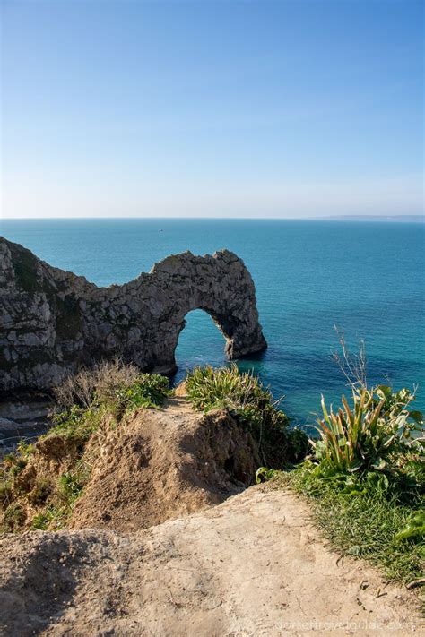 Walk From Lulworth Cove To Durdle Door A 5 Mile Circular Loop Around