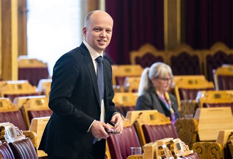Leader of the centre party; Trygve Slagsvold Vedum kåret til Årets tåkefyrste: - Gir ...