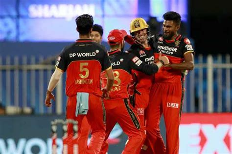 Get live cricket today match score, cricket series, schedule, fixtures, results, live commentary, scorecard, playing 11, exclusive ball by ball updates along with match information, toss details, previews, and reviews. Live Cricket Score - RCB vs KKR, Match 28, IPL 2020 ...