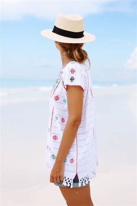 Tulum has been on my list for quite some time to visit. TULUM BEACH | Traje de playa, Blusa mexicana, Estilismo bonito