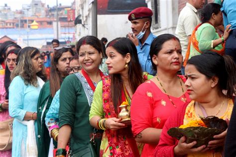 devotees throng pashupatinath temple on first monday of shrawan with photos nepal press