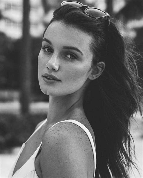 Pin By Christy Strickland On Hi Fashion Models Hailey Outland