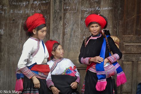 Red Hmong Women | Sin Ho, Lai Chau, Vietnam (2007) | Nick Mayo Photography