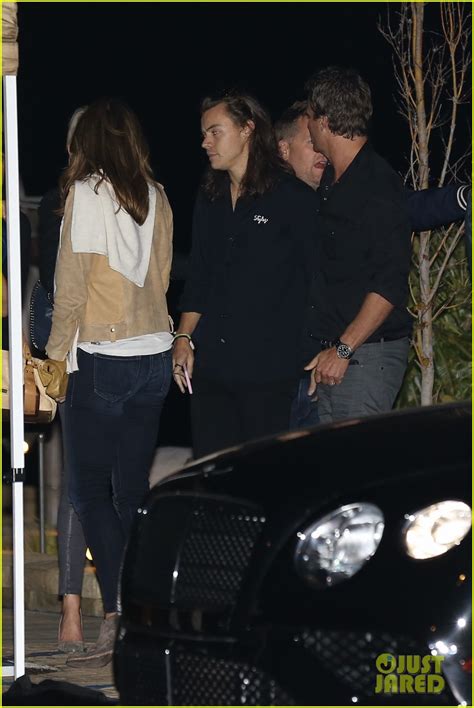 Harry styles and kendall jenner are a thing again, and the world is obsessed. Harry Styles & Kendall Jenner Seen Together in New Photo ...