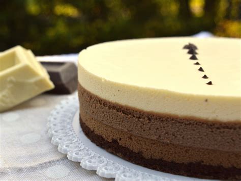 Con lo stesso procedimento potete prepararne anche una versione al cioccolato al latte o bianco, se li preferite a quello fondente. Torta mousse ai tre cioccolati Bimby TM31 | TM5